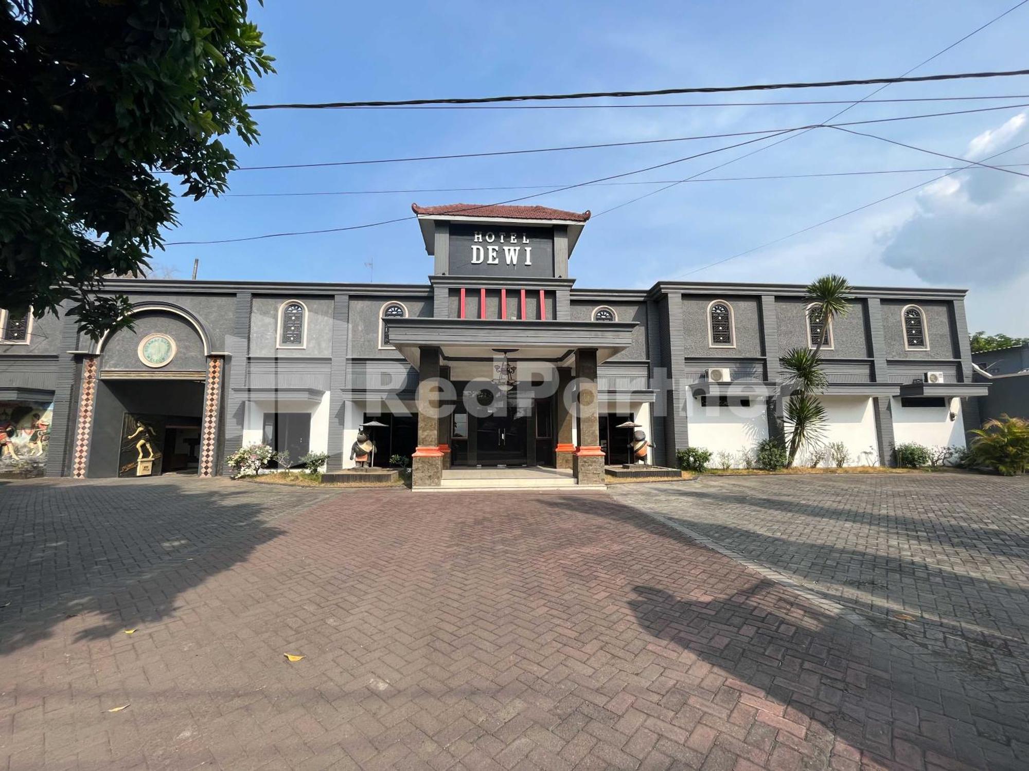 Hotel Dewi Redpartner Near Gor Merdeka Jombang Εξωτερικό φωτογραφία